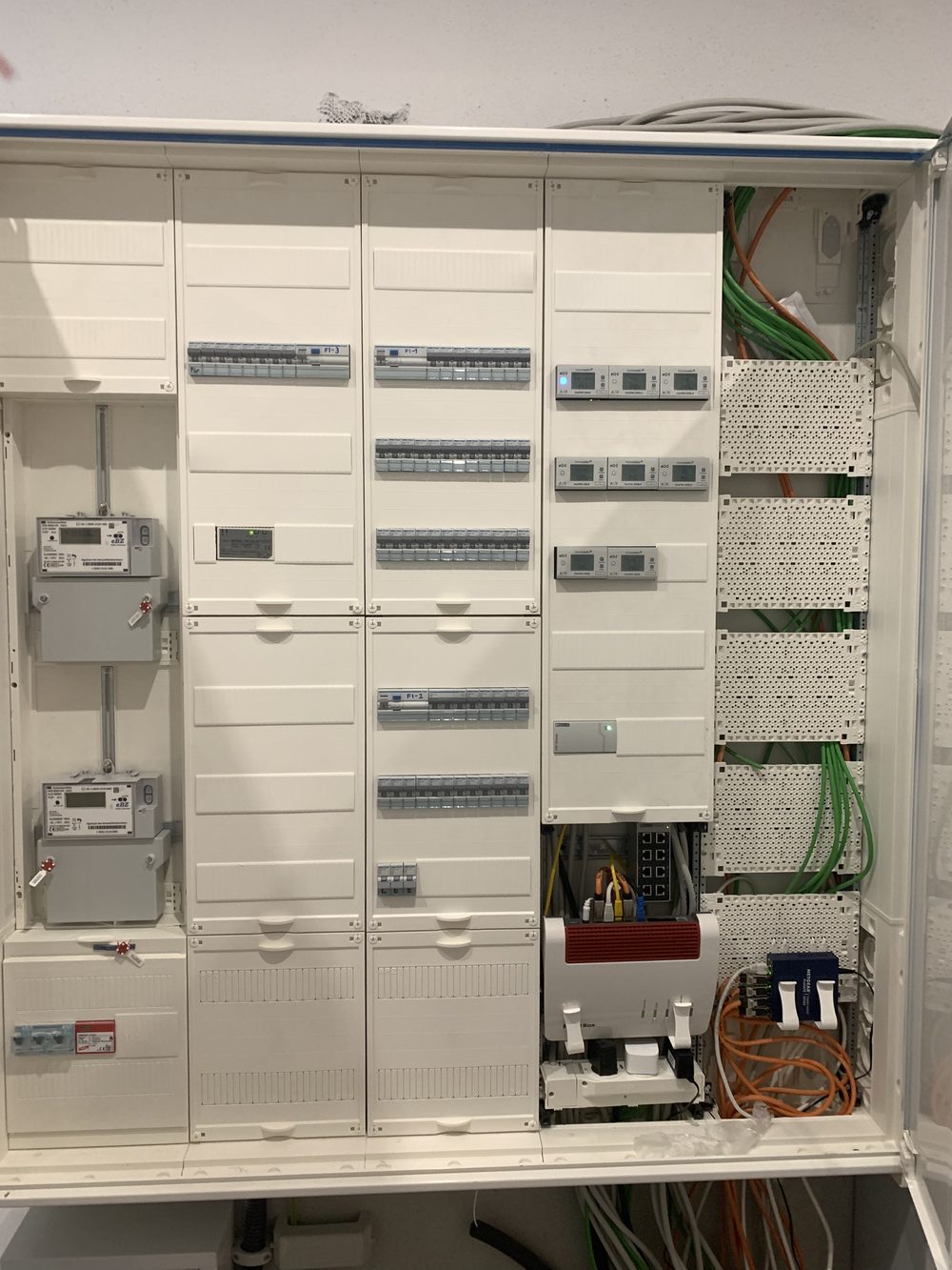 Zählerschrank mit Smart-Home-Verteilung von SG Elektronik